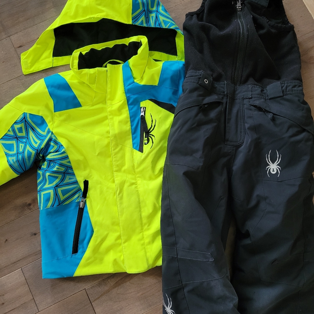 Spyder kids winter jacket size youth 6